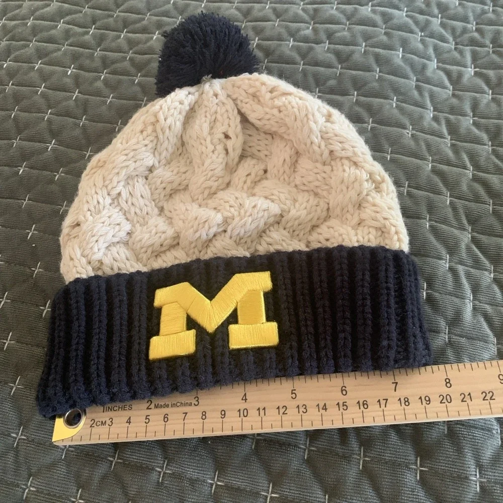 Michigan Wolverines Womens Hat Cable Knit Cap pom Stitched. Navy blue & Beige‎